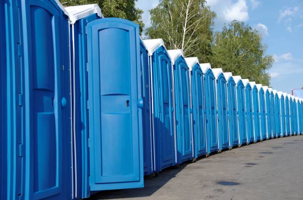Portable Toilet Options We Offer in Uhrichsville, OH